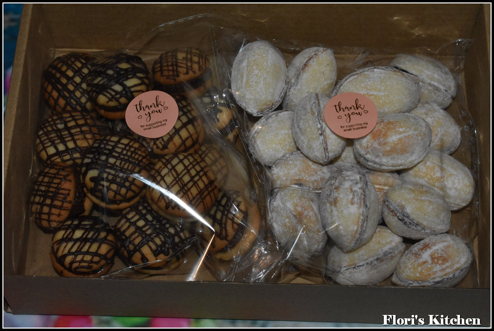 Mixed box with Walnut Cookies and Chocolate Sandwich Cookies