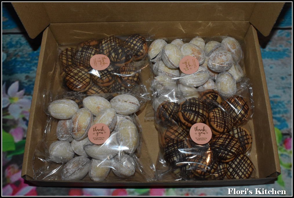 Mixed box with Walnut Cookies and Chocolate Sandwich Cookies