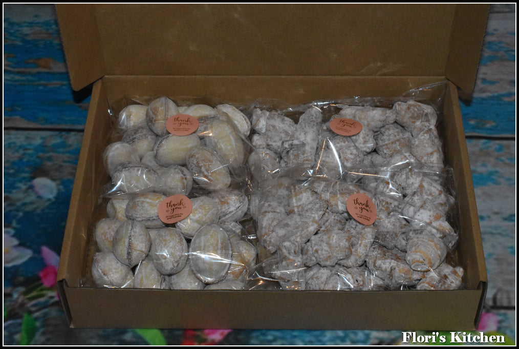 Mixed box with Walnut Cookies and Rugelach Cookies