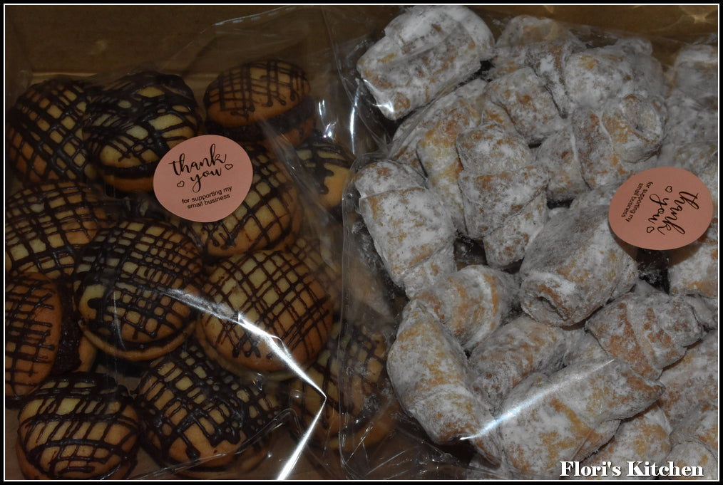 Mixed box with Rugelach Cookies and Chocolate Sandwich Cookies.