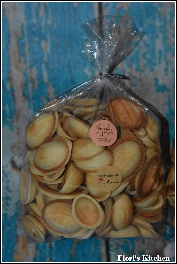 Pastry nuts cookies shells ( Coji de Nuci )