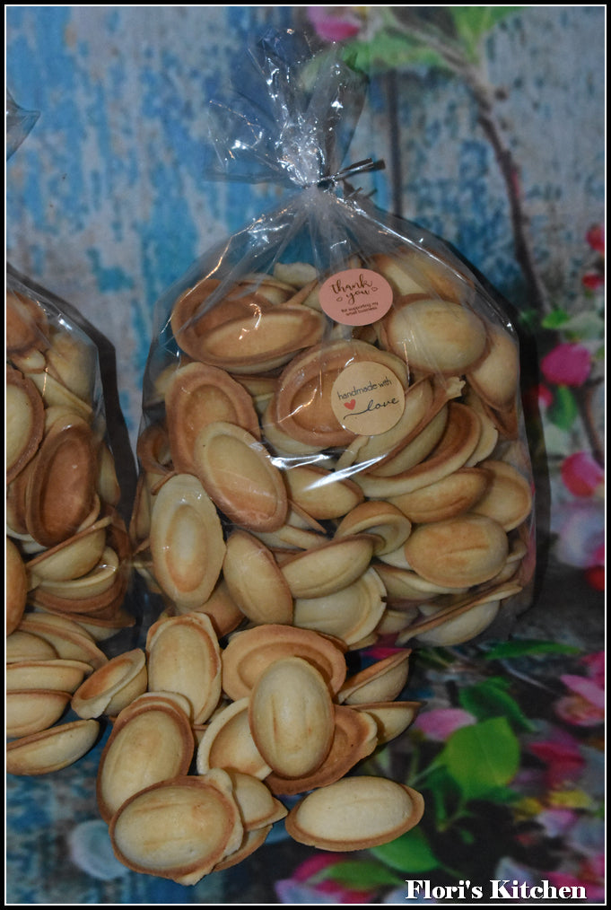 Pastry nuts cookies shells ( Coji de Nuci )